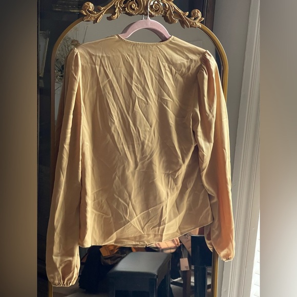 NWOT Sanctuary Satin Gold Blouse with Twist Front - Picture 9 of 9